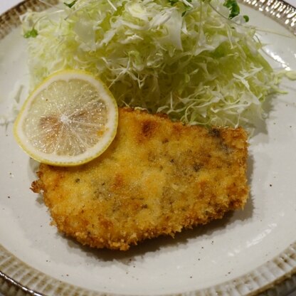 香草パン粉焼きは鯛でも美味しいですよね。メカジキが美味しそうだったので作ってみました。やっぱり！美味しかったです。